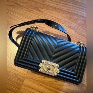 Black shoulder purse